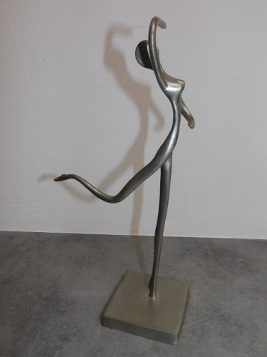 SCULPTURE FEMME NUE EN ETAIN