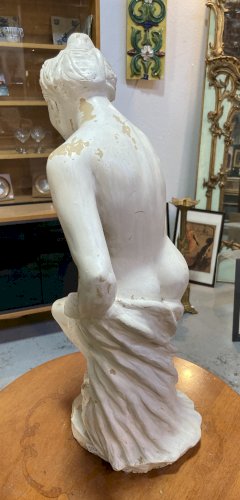 Sculpture - femme sortant du bain - terre cuite 