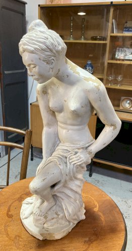 Sculpture - femme sortant du bain - terre cuite 