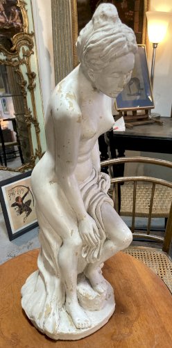 Sculpture - femme sortant du bain - terre cuite 