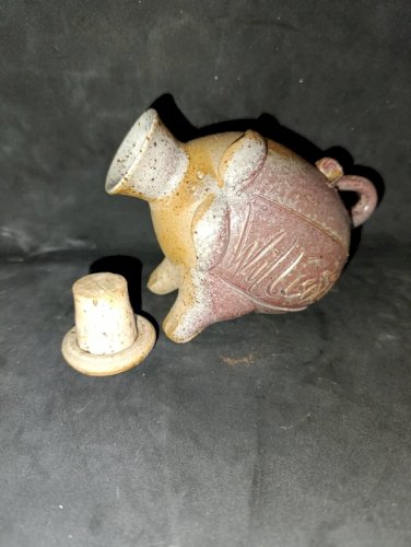 sculpture flacon en gres forme cochon signé willi soili? en bon etat