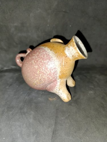 sculpture flacon en gres forme cochon signé willi soili? en bon etat