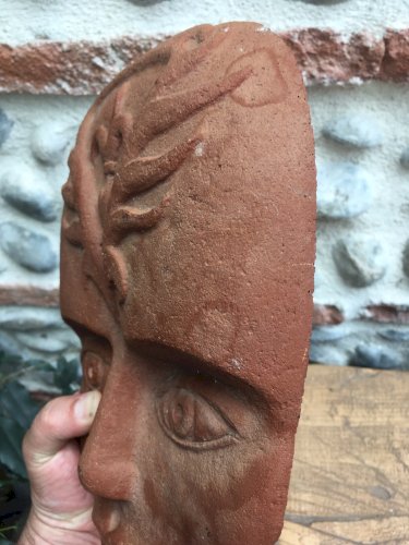 Sculpture Masque Ciment Peint Genre Terre Cuit A Identifier Année 1980