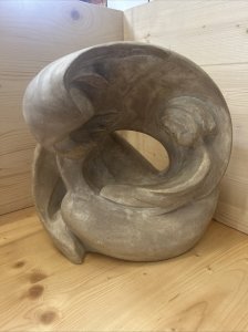 Sculpture moderne Austin Prod Inc. 1984 – Résine imitation pierre