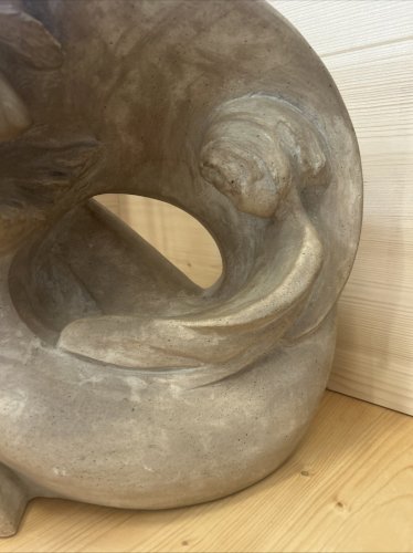 Sculpture moderne Austin Prod Inc. 1984 – Résine imitation pierre