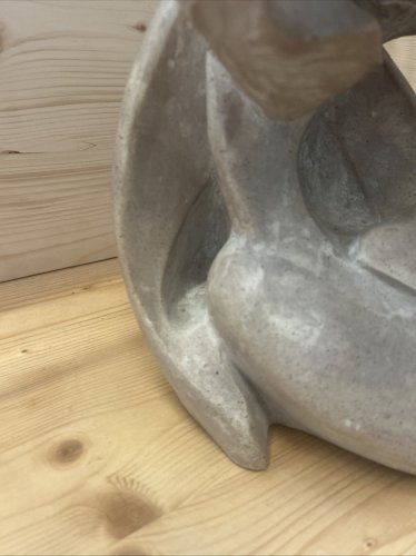 Sculpture moderne Austin Prod Inc. 1984 – Résine imitation pierre