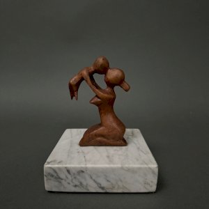 Sculpture by Calin Hentea representing a mother and her child XXth M3478