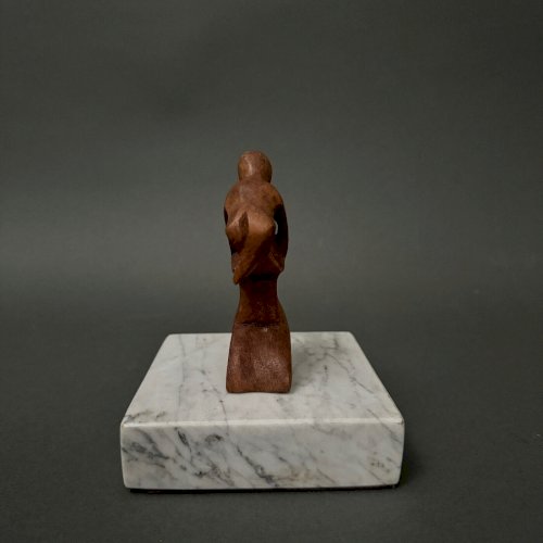 Sculpture par Calin Hentea représentant une mère et son enfant XXe M3478