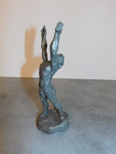 SCULPTURE PERSONNAGE EN PLOMB