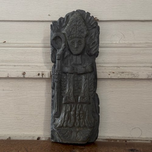 Sculpture sur ardoise de Saint Lézin évêque d'Angers M3634