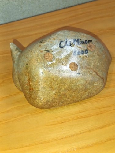 sculpture sur pierre  en forme doiseau signé C Le minor en bon etat