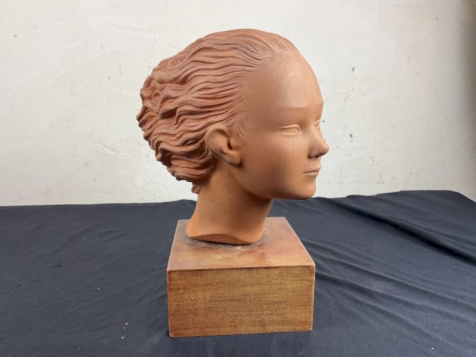 sculpture terre cuite tête de femme art nouveau style mascotte signer