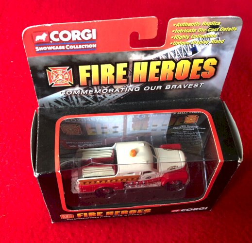 Seagrave Sedan Pumper (1951) 70th Anniversaire Corgi