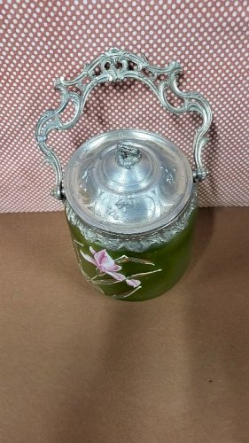 SEAU A BISCUITS EN VERRE EMAILLE DECOR DE FLEUR COUVERCLE ET ANSE EN REGULE
