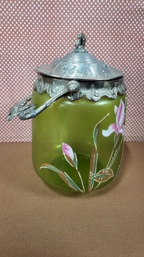 SEAU A BISCUITS EN VERRE EMAILLE DECOR DE FLEUR COUVERCLE ET ANSE EN REGULE