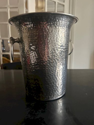 seau à champagne en métal martelé