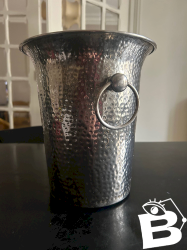 seau à champagne en métal martelé