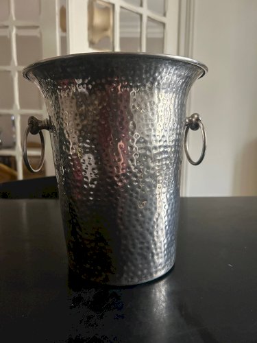 seau à champagne en métal martelé