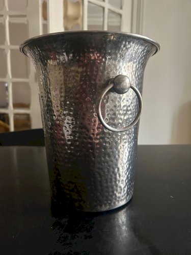 seau à champagne en métal martelé