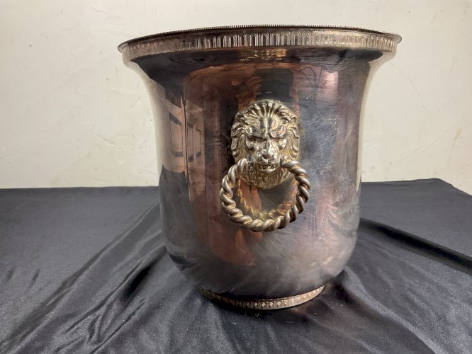 SEAU A CHAMPAGNE TETE DE LION EN METAL ARGENTE SERVICE DE TABLE