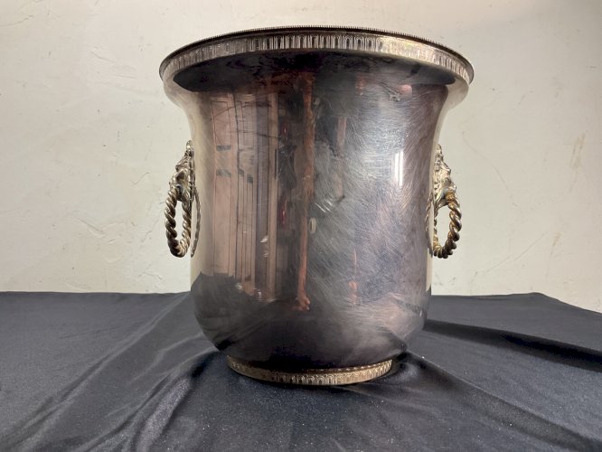 SEAU A CHAMPAGNE TETE DE LION EN METAL ARGENTE SERVICE DE TABLE