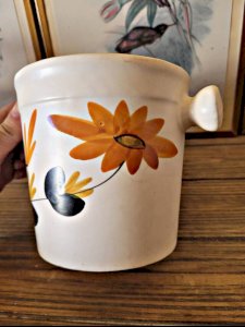 Seau à glace, glaçons en céramique des Poteries du Marais, décor fleurs