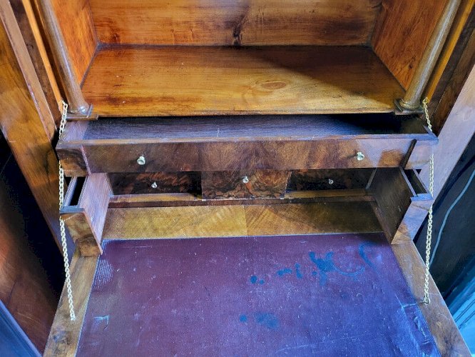 SECRETAIRE D' EPOQUE RESTAURATION EN NOYER DU XIX ème SIECLE