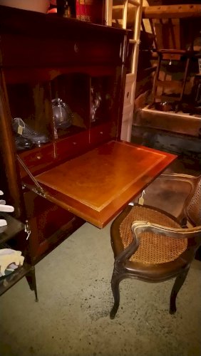 Secrétaire de style anglais en bois massif.