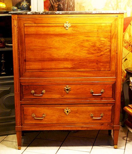 Secrétaire en acajou blond d’époque Louis XVI