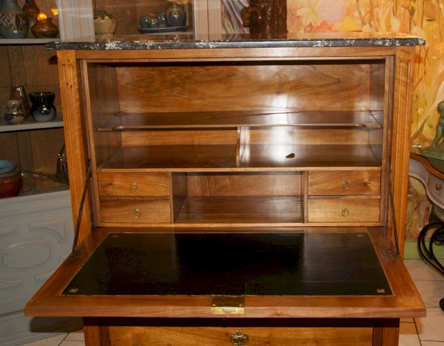 Secrétaire en acajou blond d’époque Louis XVI