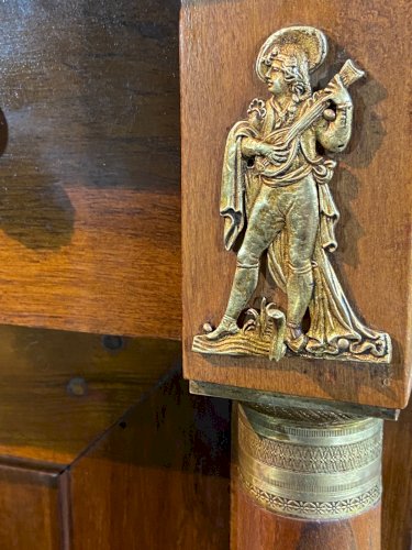 Secrétaire noyer massif à colonnes détachées ornement bronze Empire Restauration