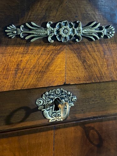 Secrétaire noyer massif à colonnes détachées ornement bronze Empire Restauration