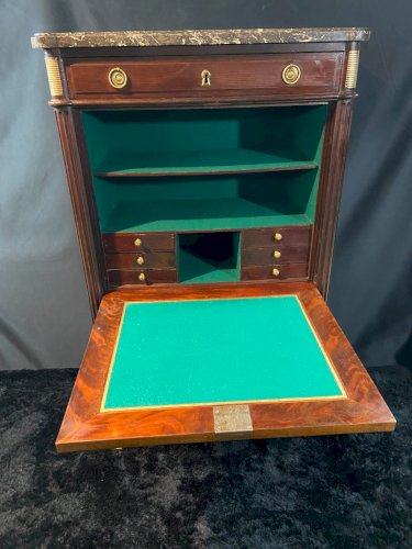 Secrétaire XVIIIe en acajou massif Louis XVI