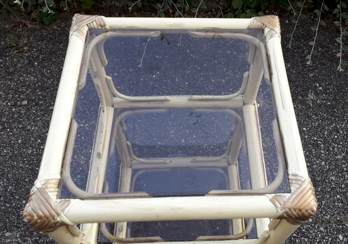 Sellette étagère en rotin