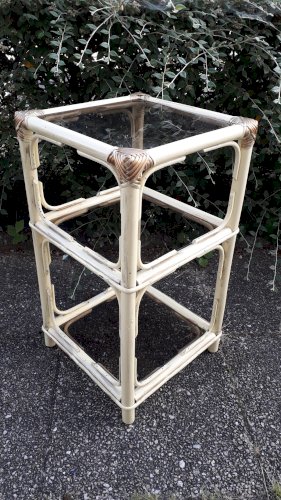 Sellette étagère en rotin