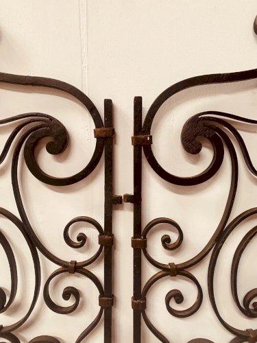 Séparation a deux vantaux en fer forgé XX siècle