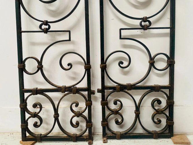Séparation a deux vantaux en fer forgé XX siècle