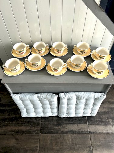 Série 10 tasses et 10 soucoupes Somerset Churchill