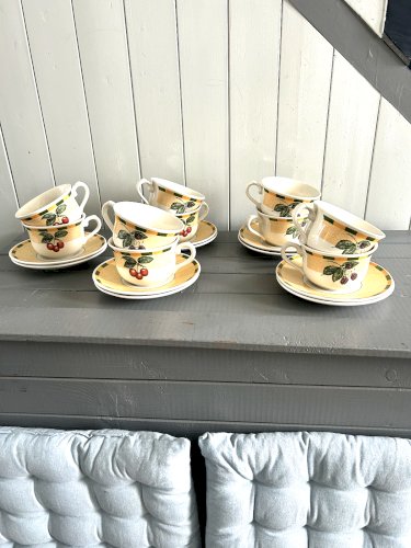 Série 10 tasses et 10 soucoupes Somerset Churchill