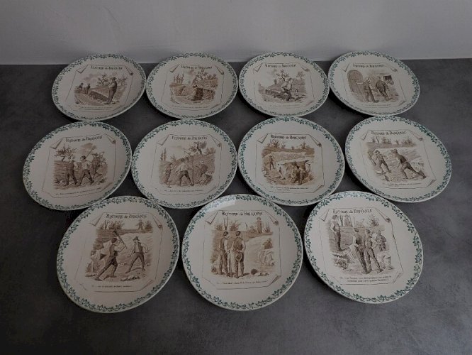 SERIE DE 11 ASSIETTES HISTOIRE DE BRIGANDS