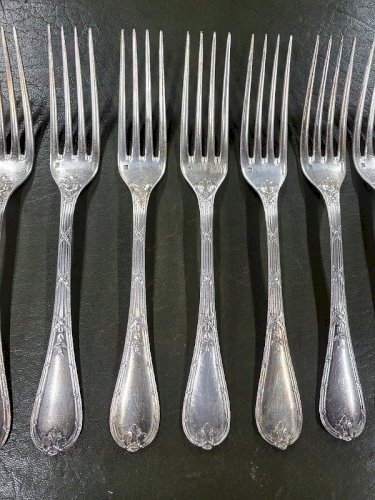 SERIE DE 12 FOURCHETTES DE TABLE CHRISTOFLE EN METAL ARGENTE