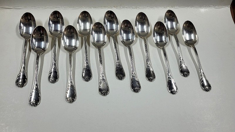 SERIE DE 12 GROSSES CUILLERES CHRISTOFLE MARLY EN METAL ARGENTE