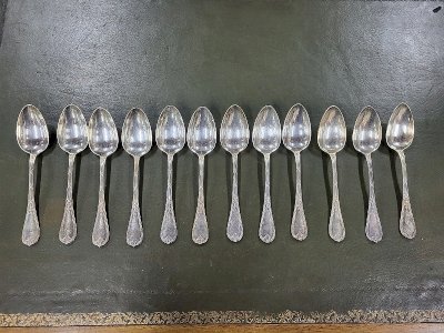 SERIE DE 12 GROSSES CUILLERES CHRISTOFLE RUBANS CLOCHETTES EN METAL ARGENTE