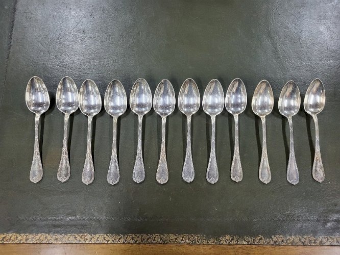 SERIE DE 12 GROSSES CUILLERES CHRISTOFLE RUBANS CLOCHETTES EN METAL ARGENTE