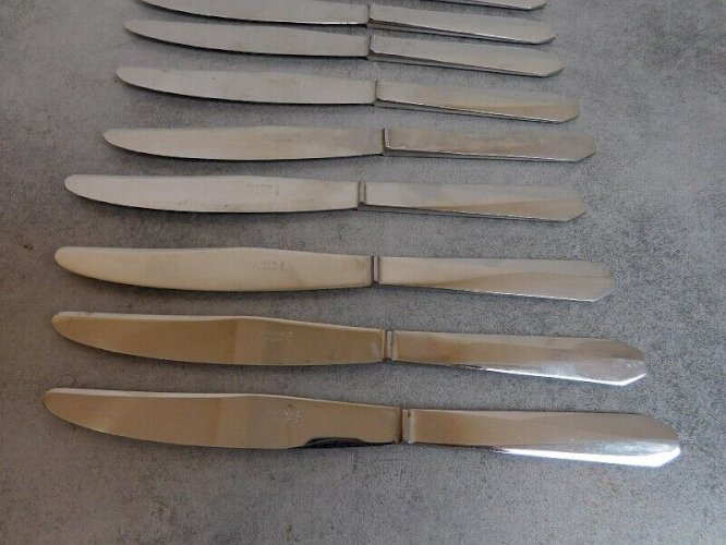 SERIE DE 12 PETITS COUTEAUX DE TABLE SANSON BEZIERS INOX
