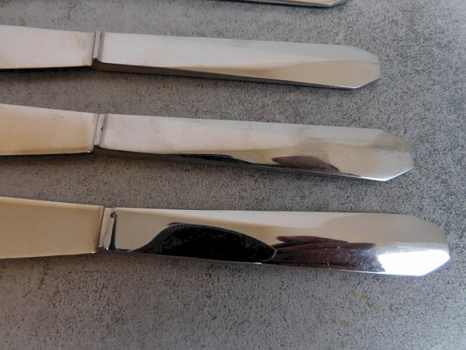 SERIE DE 12 PETITS COUTEAUX DE TABLE SANSON BEZIERS INOX