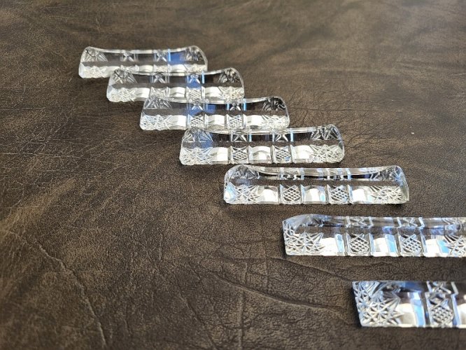 SERIE DE 12 PORTE COUTEAUX EN CRISTAL TAILLE MADE IN CZECHOSLOVAKIA