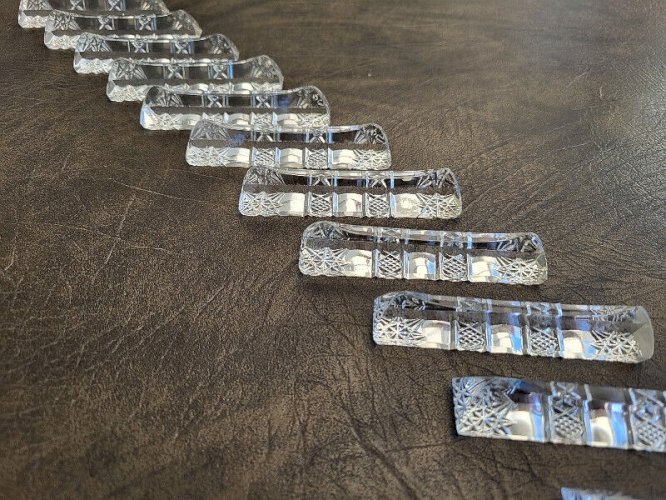 SERIE DE 12 PORTE COUTEAUX EN CRISTAL TAILLE MADE IN CZECHOSLOVAKIA