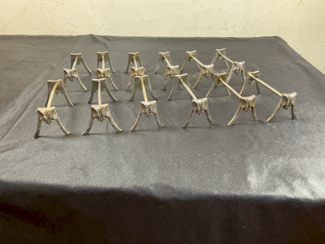 Série de 12 porte couteaux Métal Argenté Style Louis XV