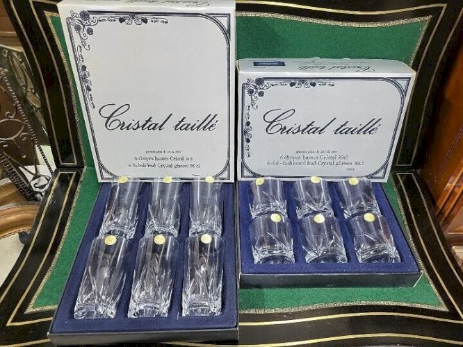 SERIE DE 12 VERRES 6 VERRES BAS + 6 VERRES HAUT EN CRISTAL TAILLE